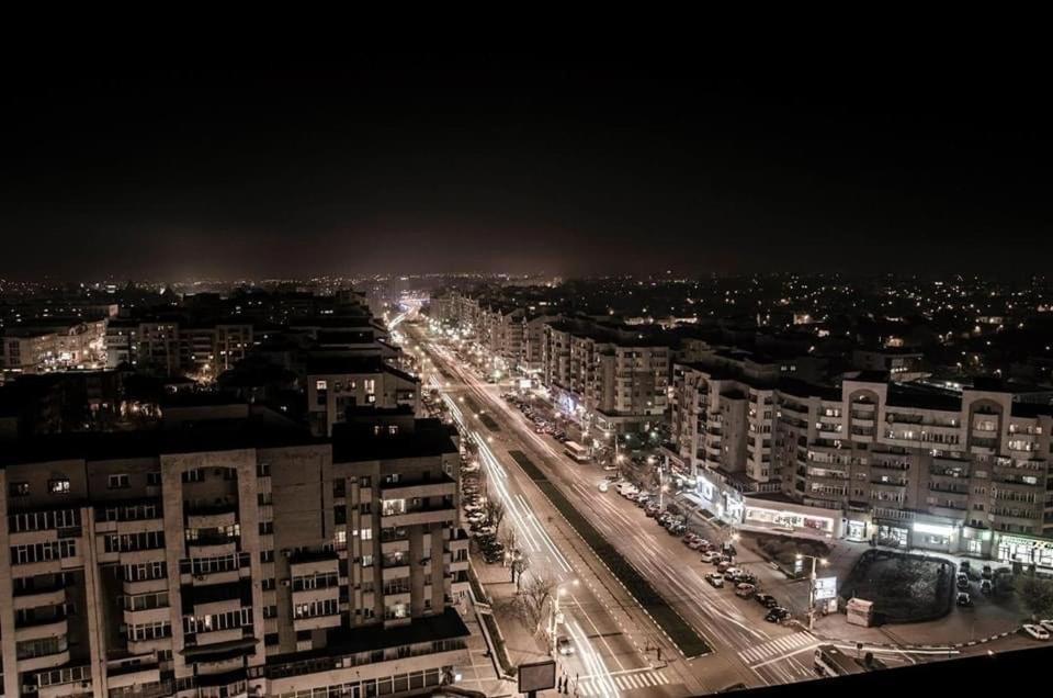 Blue Light Ultracentral Craiova Buitenkant foto