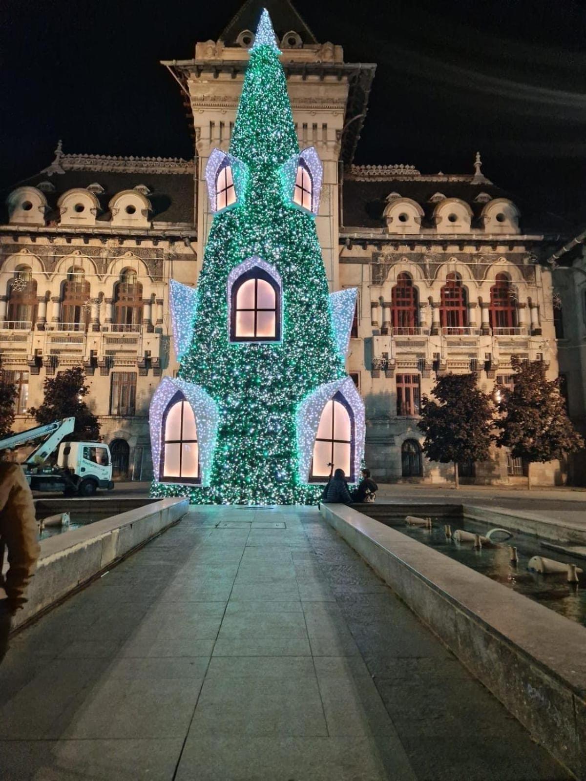 Blue Light Ultracentral Craiova Buitenkant foto